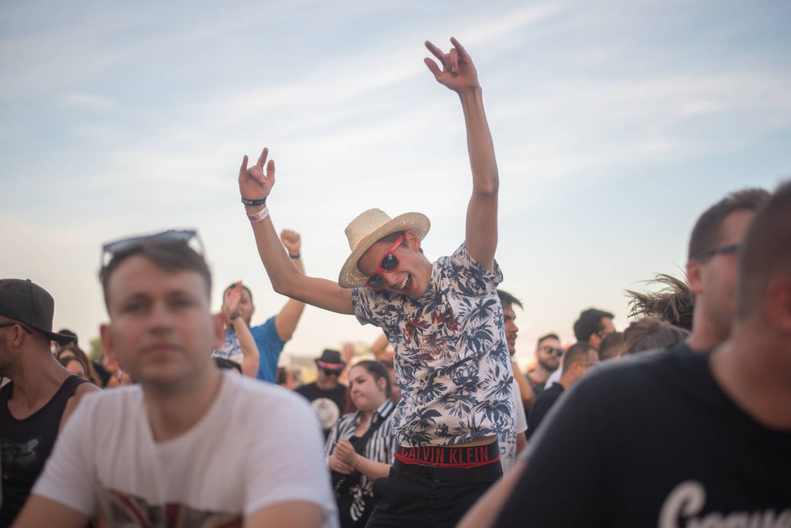 Pražský Letokruh žhnul počasím i pyroshow. Fanoušky hasili Rybičky 48, Horkýže Slíže, Iné Kafe a Deaf Heart