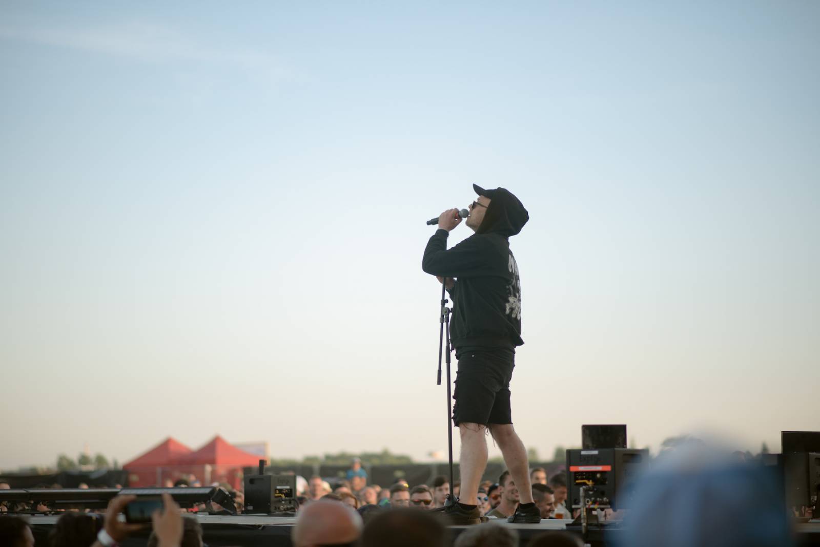 Pražský Letokruh žhnul počasím i pyroshow. Fanoušky hasili Rybičky 48, Horkýže Slíže, Iné Kafe a Deaf Heart