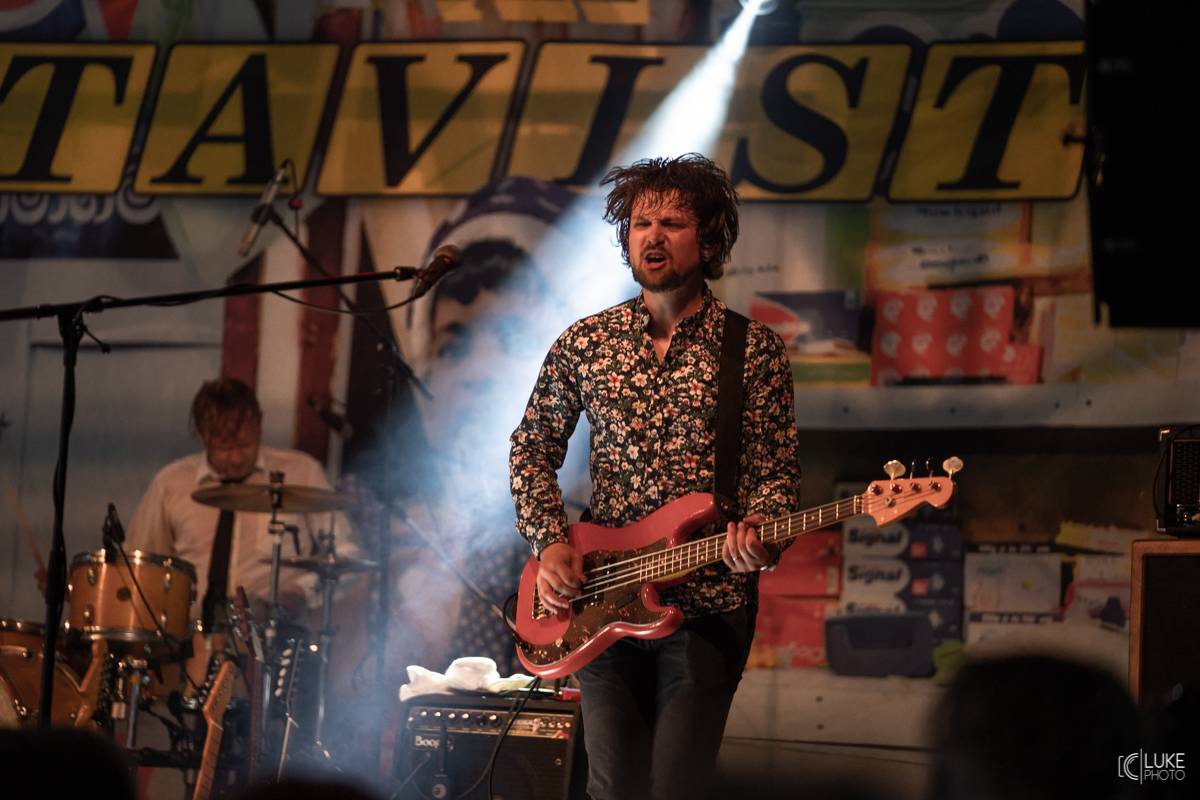 Živá hudba v útulném lese. Studnice Fest otevřeli N.O.H.A., The Atavists, Vypsaná Fixa a další