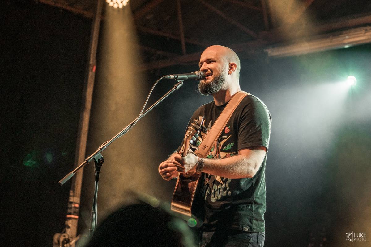 Živá hudba v útulném lese. Studnice Fest otevřeli N.O.H.A., The Atavists, Vypsaná Fixa a další