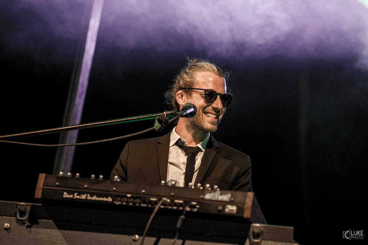 Živá hudba v útulném lese. Studnice Fest otevřeli N.O.H.A., The Atavists, Vypsaná Fixa a další