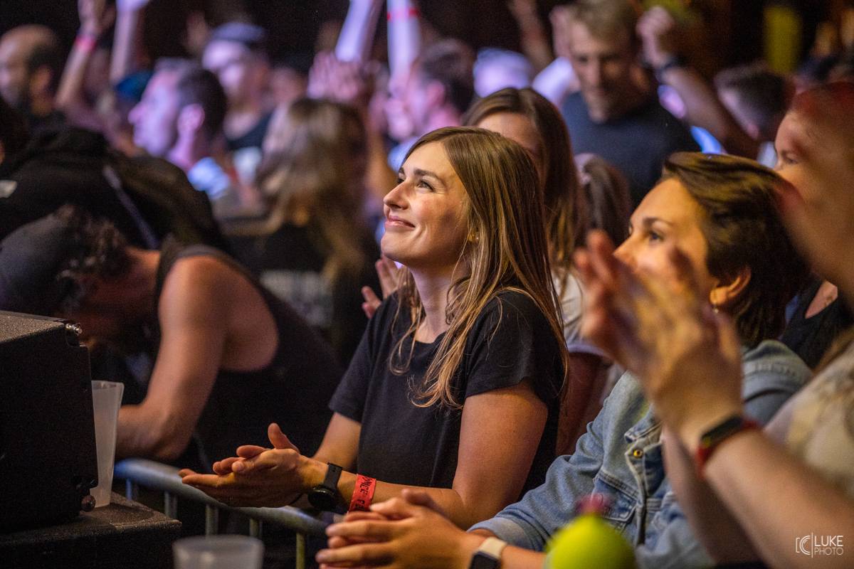 Živá hudba v útulném lese. Studnice Fest otevřeli N.O.H.A., The Atavists, Vypsaná Fixa a další