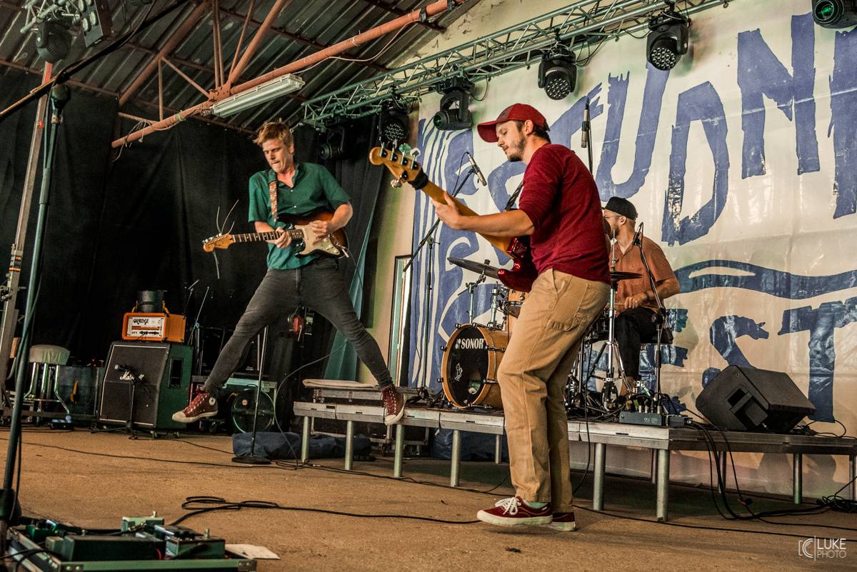 Symbióza mezi muzikanty a fanoušky. Studnice Fest zakončili Monkey Business, Gaia Mesiah a další 