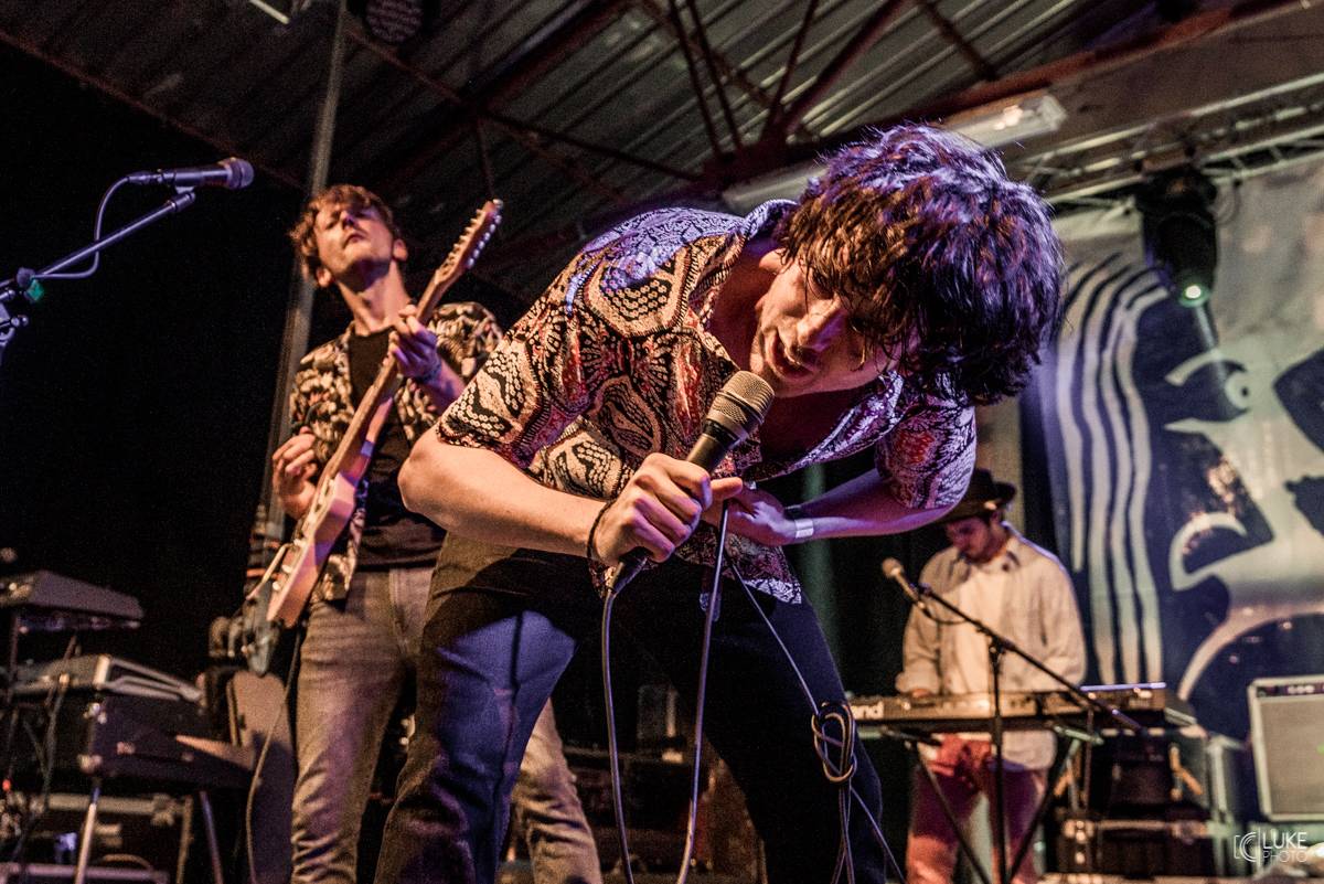 Symbióza mezi muzikanty a fanoušky. Studnice Fest zakončili Monkey Business, Gaia Mesiah a další 