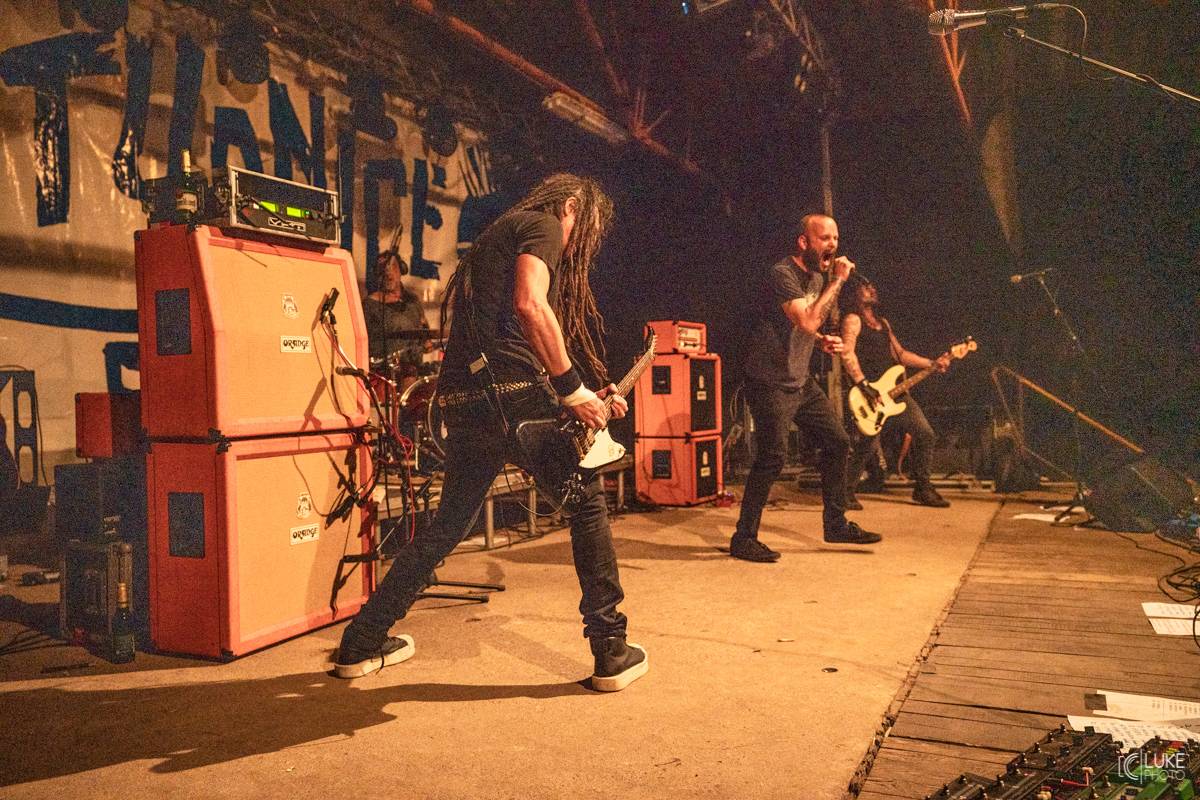 Symbióza mezi muzikanty a fanoušky. Studnice Fest zakončili Monkey Business, Gaia Mesiah a další 