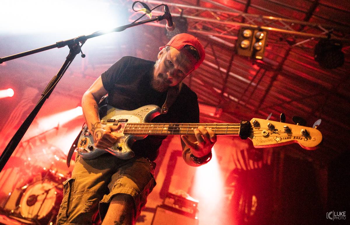 Symbióza mezi muzikanty a fanoušky. Studnice Fest zakončili Monkey Business, Gaia Mesiah a další 