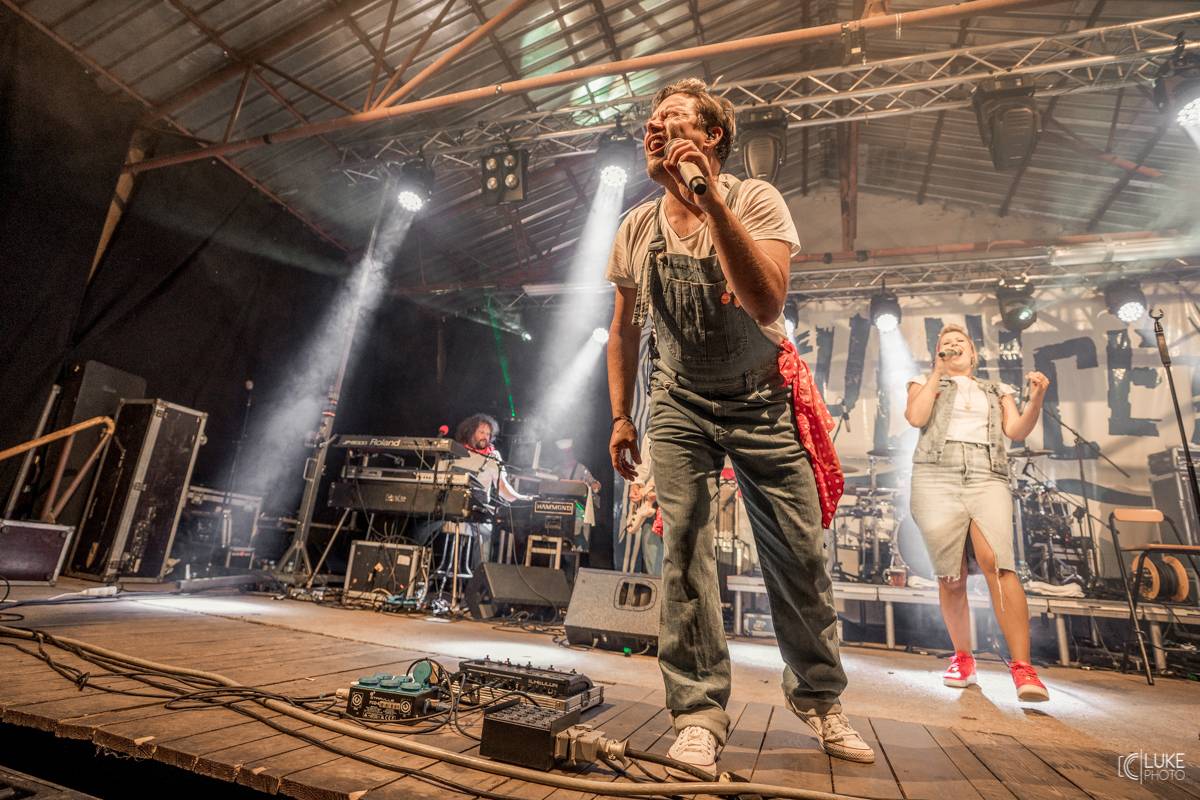 Symbióza mezi muzikanty a fanoušky. Studnice Fest zakončili Monkey Business, Gaia Mesiah a další 