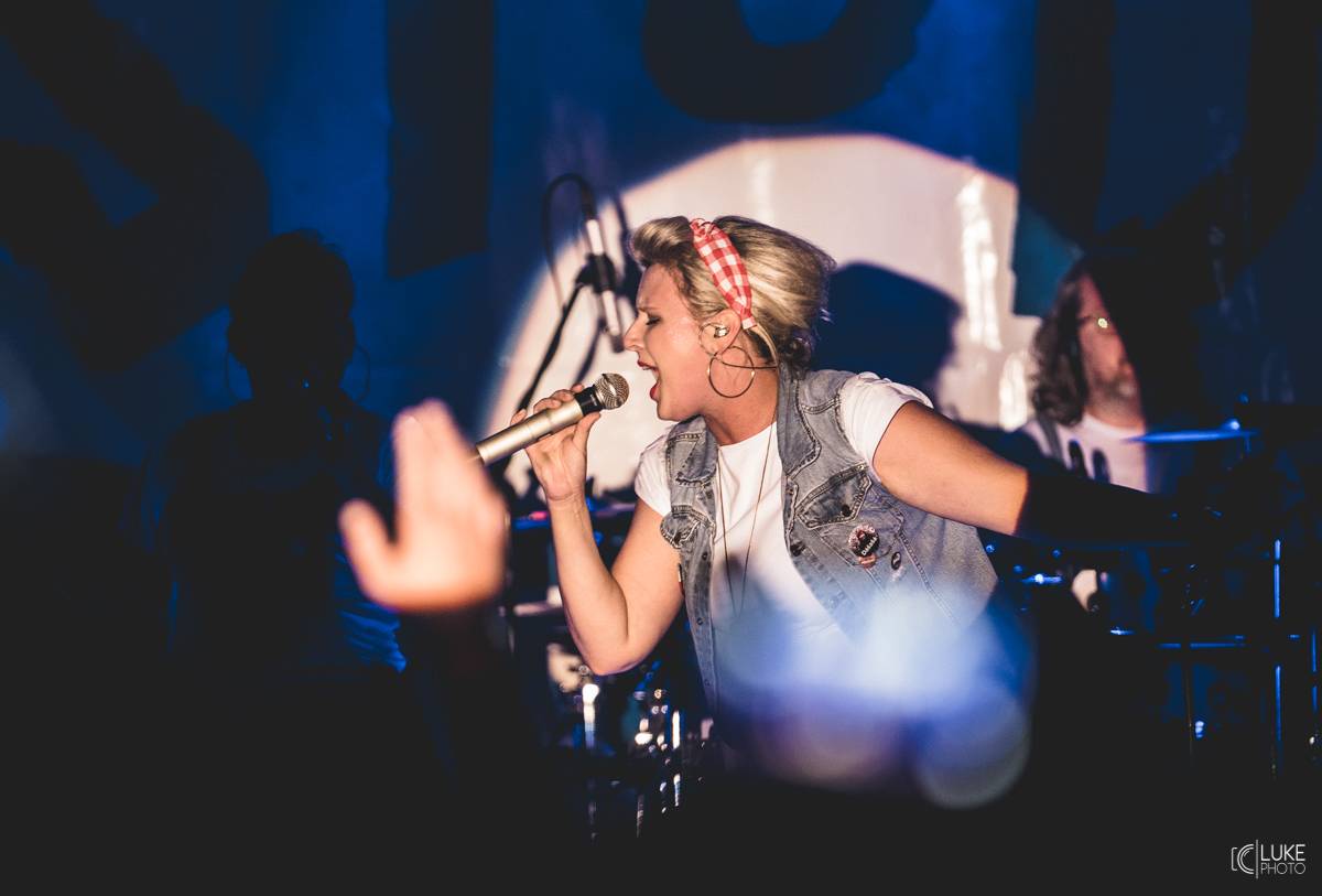 Symbióza mezi muzikanty a fanoušky. Studnice Fest zakončili Monkey Business, Gaia Mesiah a další 