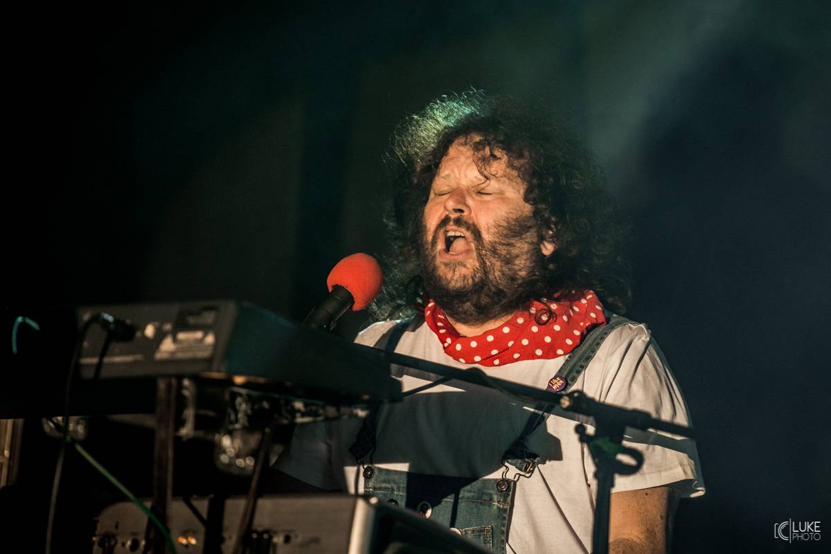 Symbióza mezi muzikanty a fanoušky. Studnice Fest zakončili Monkey Business, Gaia Mesiah a další 