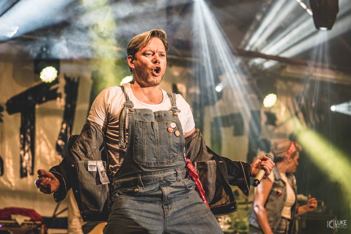 Symbióza mezi muzikanty a fanoušky. Studnice Fest zakončili Monkey Business, Gaia Mesiah a další 