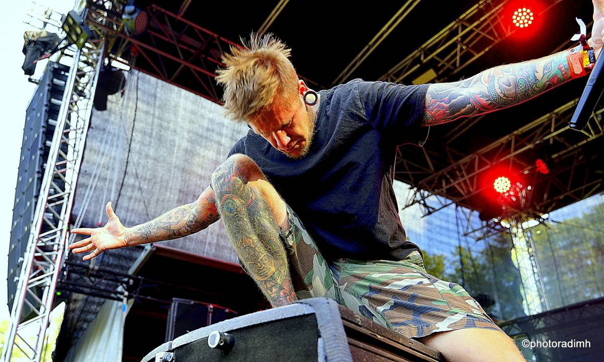 Brutal Assault nahradil festival Josefoff. Fanoušci si užili prohlídku města i metalovou show