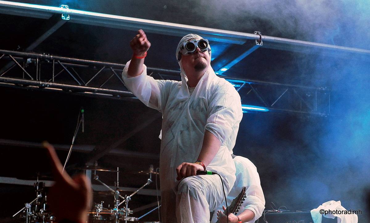 Brutal Assault nahradil festival Josefoff. Fanoušci si užili prohlídku města i metalovou show