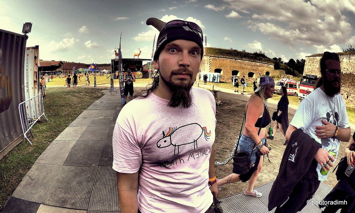 Brutal Assault nahradil festival Josefoff. Fanoušci si užili prohlídku města i metalovou show