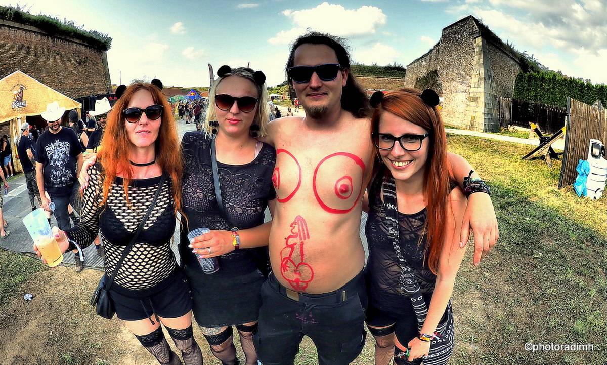 Brutal Assault nahradil festival Josefoff. Fanoušci si užili prohlídku města i metalovou show