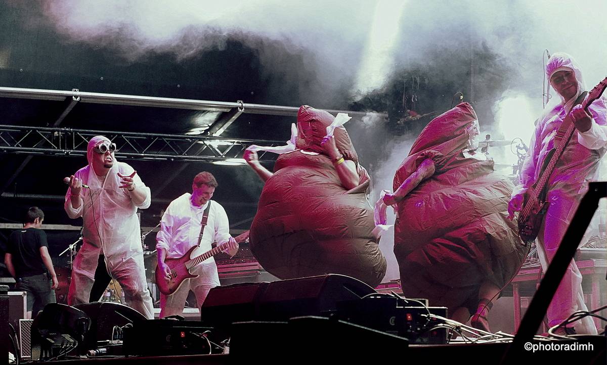 Brutal Assault nahradil festival Josefoff. Fanoušci si užili prohlídku města i metalovou show