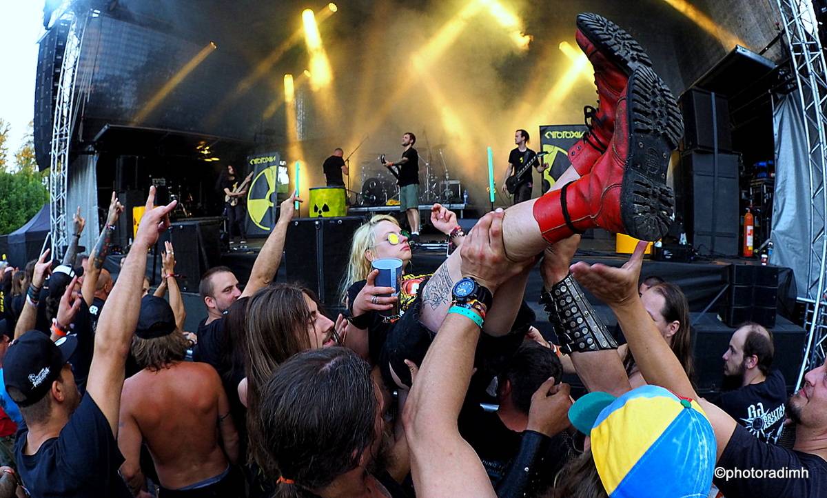 Brutal Assault nahradil festival Josefoff. Fanoušci si užili prohlídku města i metalovou show