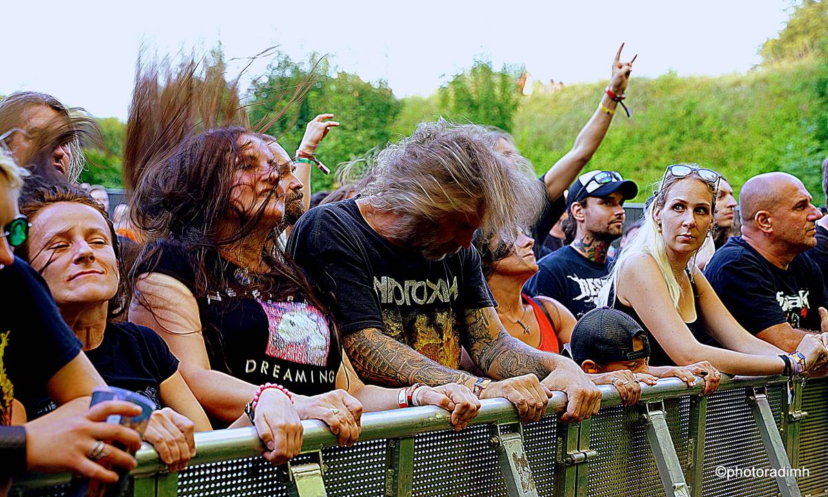 Josefoff zpíval pro Jiřinu Bohdalovou. Festivalovou sobotu ovládli Hentai Corporation