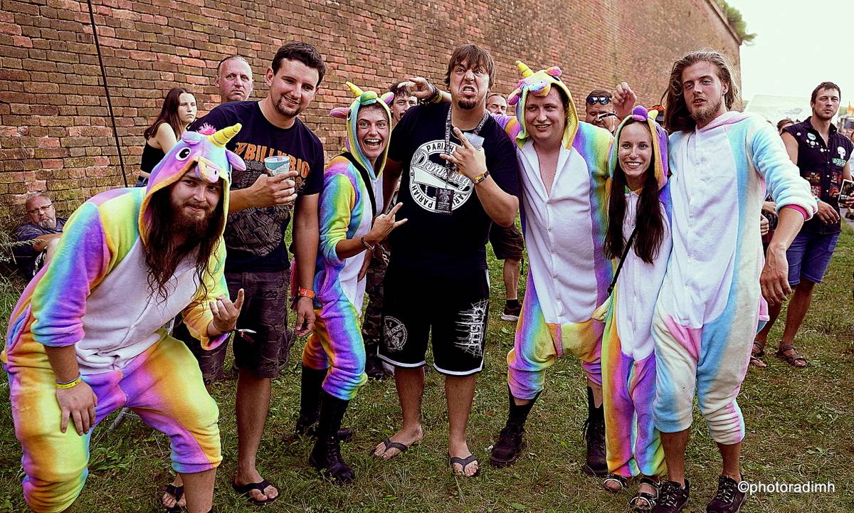 Josefoff zpíval pro Jiřinu Bohdalovou. Festivalovou sobotu ovládli Hentai Corporation