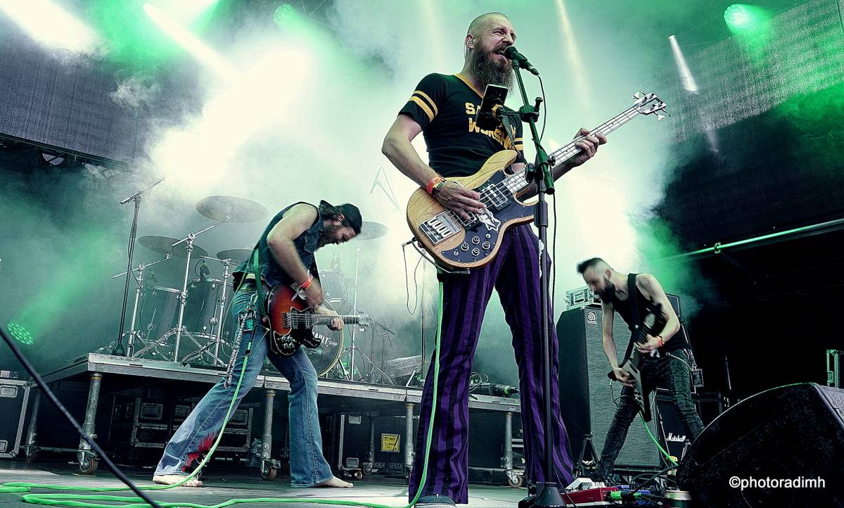 Josefoff zpíval pro Jiřinu Bohdalovou. Festivalovou sobotu ovládli Hentai Corporation