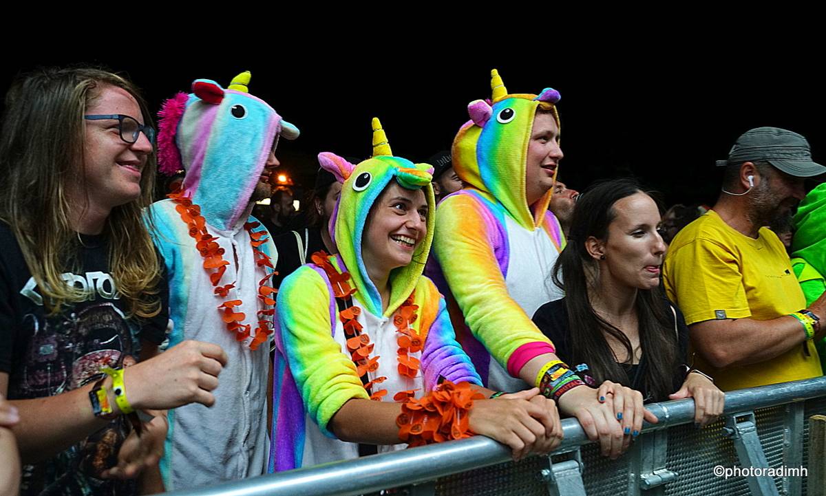 Josefoff zpíval pro Jiřinu Bohdalovou. Festivalovou sobotu ovládli Hentai Corporation