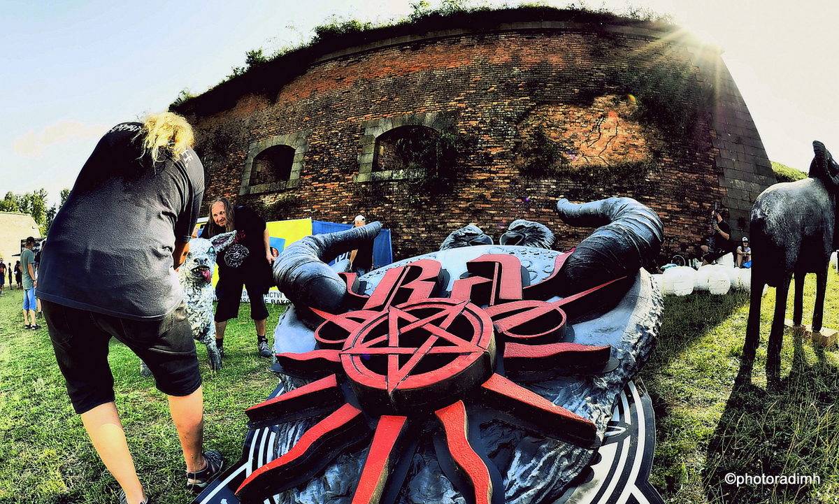 Josefoff zpíval pro Jiřinu Bohdalovou. Festivalovou sobotu ovládli Hentai Corporation