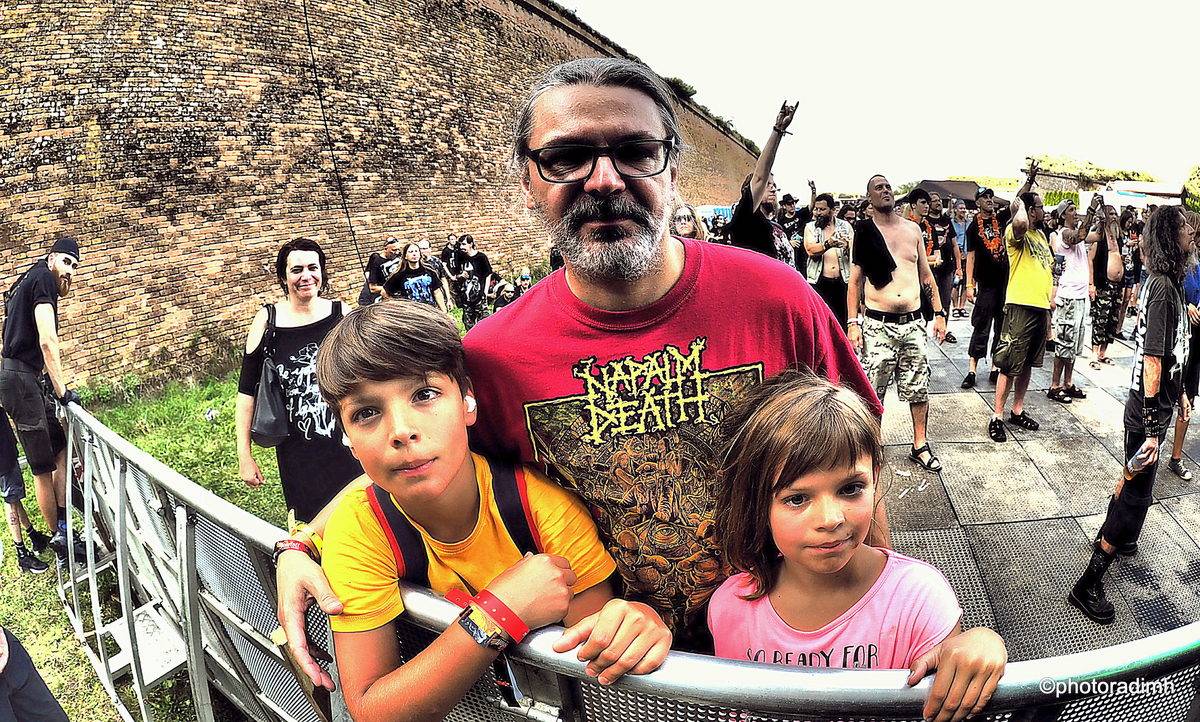 Josefoff zpíval pro Jiřinu Bohdalovou. Festivalovou sobotu ovládli Hentai Corporation