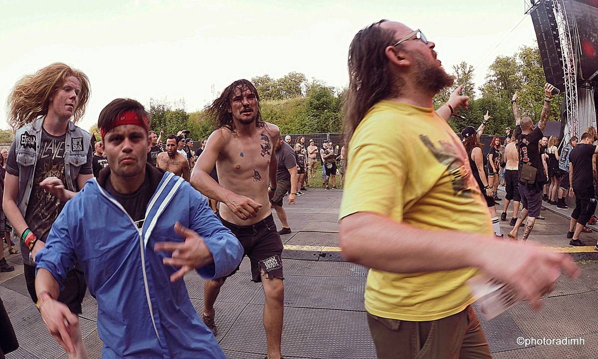 Josefoff zpíval pro Jiřinu Bohdalovou. Festivalovou sobotu ovládli Hentai Corporation