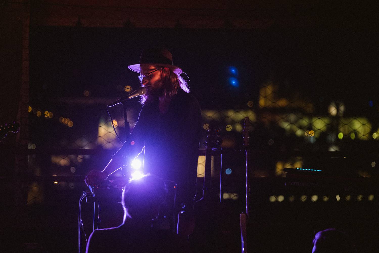 Střecha Radost ožila hudbou. Aiko hrála při západu Slunce, Teepee dvakrát přidávali