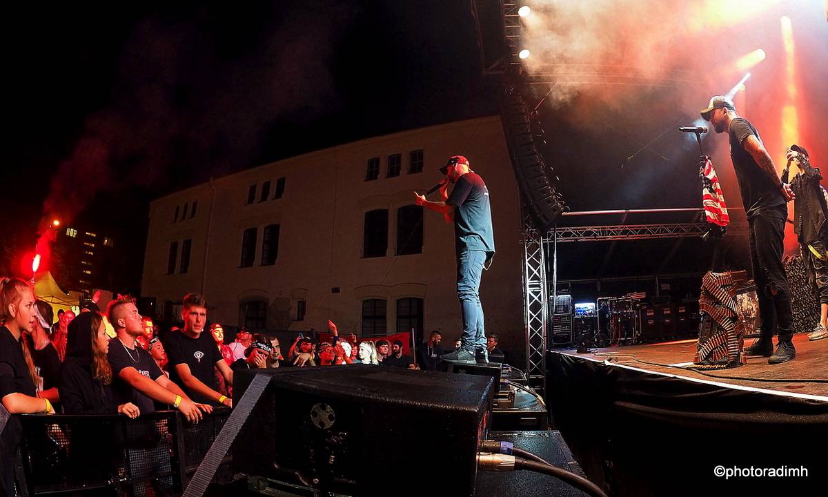 Marpo & TroubleGang zahráli v Jihlavě. Marcus Tran oslavil na pódiu narozeniny