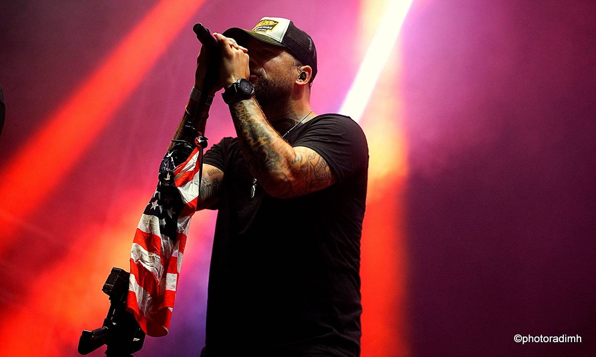 Marpo & TroubleGang zahráli v Jihlavě. Marcus Tran oslavil na pódiu narozeniny