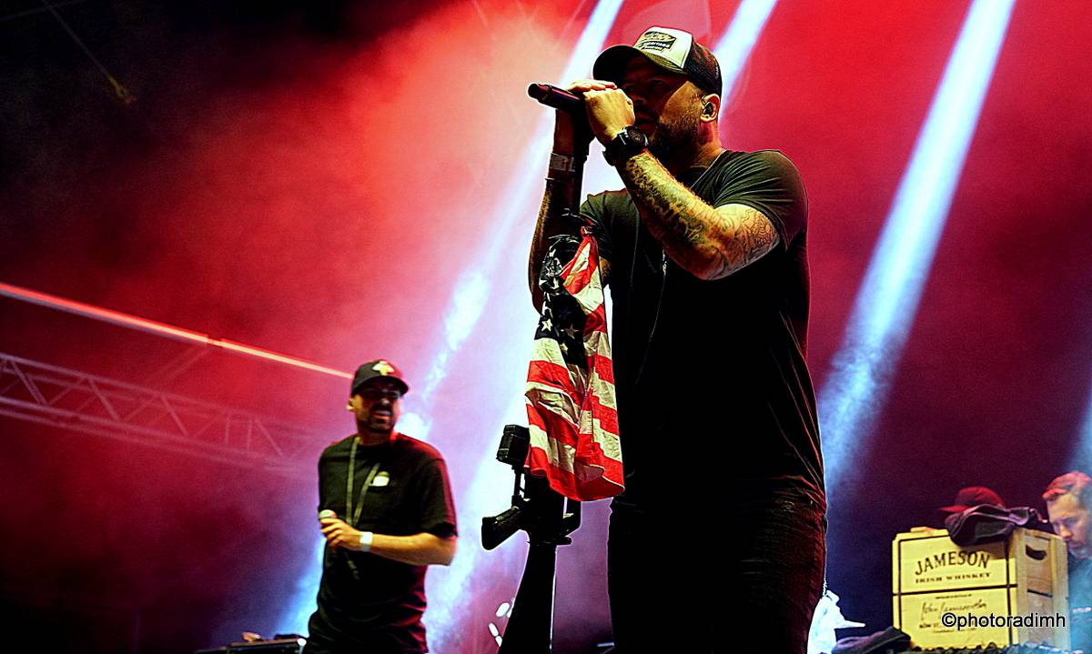 Marpo & TroubleGang zahráli v Jihlavě. Marcus Tran oslavil na pódiu narozeniny