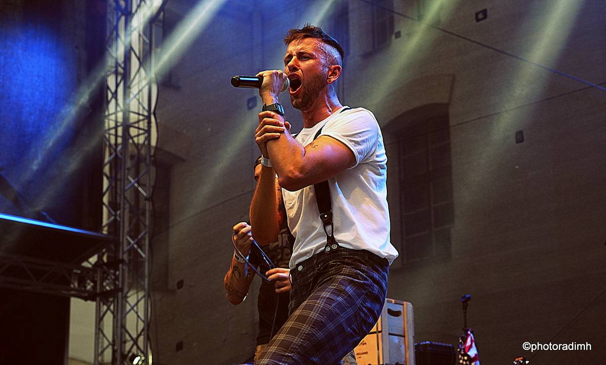 Marpo & TroubleGang zahráli v Jihlavě. Marcus Tran oslavil na pódiu narozeniny