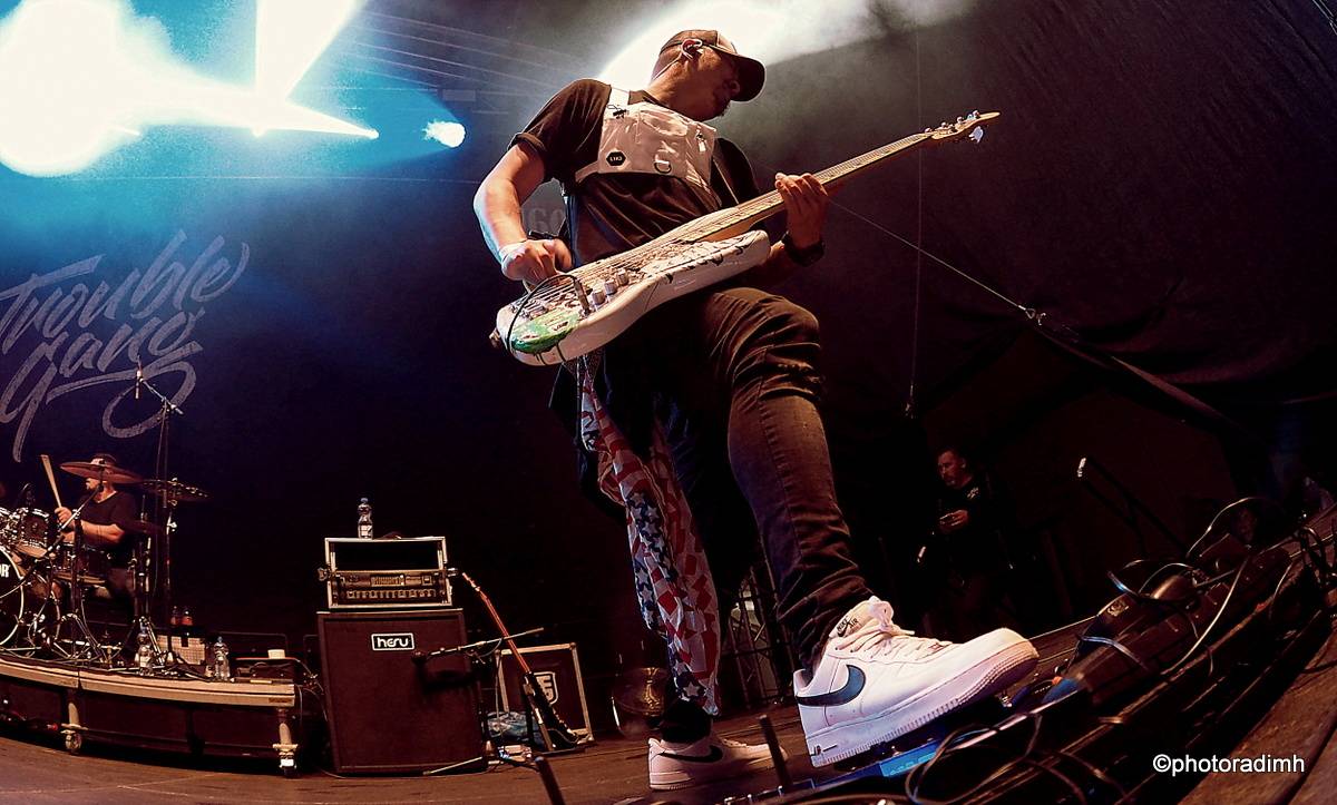 Marpo & TroubleGang zahráli v Jihlavě. Marcus Tran oslavil na pódiu narozeniny