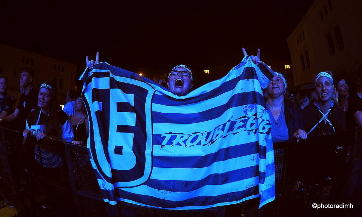 Marpo & TroubleGang zahráli v Jihlavě. Marcus Tran oslavil na pódiu narozeniny