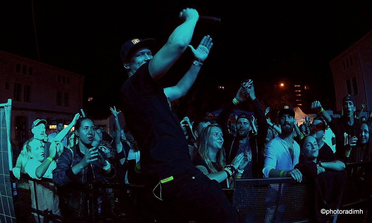 Marpo & TroubleGang zahráli v Jihlavě. Marcus Tran oslavil na pódiu narozeniny