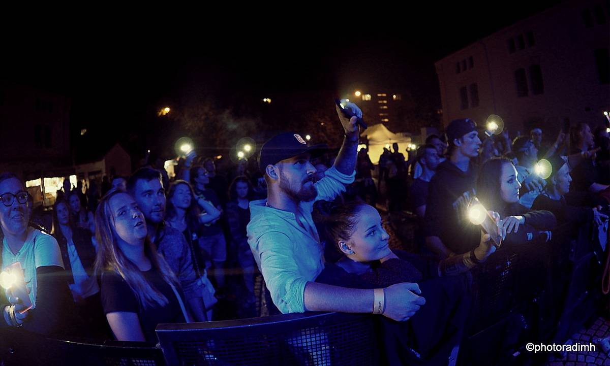 Marpo & TroubleGang zahráli v Jihlavě. Marcus Tran oslavil na pódiu narozeniny