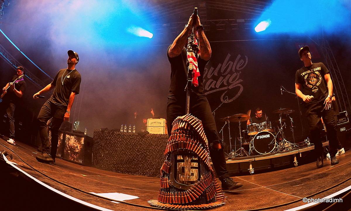 Marpo & TroubleGang zahráli v Jihlavě. Marcus Tran oslavil na pódiu narozeniny