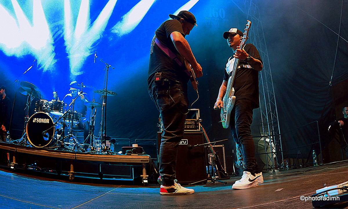 Marpo & TroubleGang zahráli v Jihlavě. Marcus Tran oslavil na pódiu narozeniny