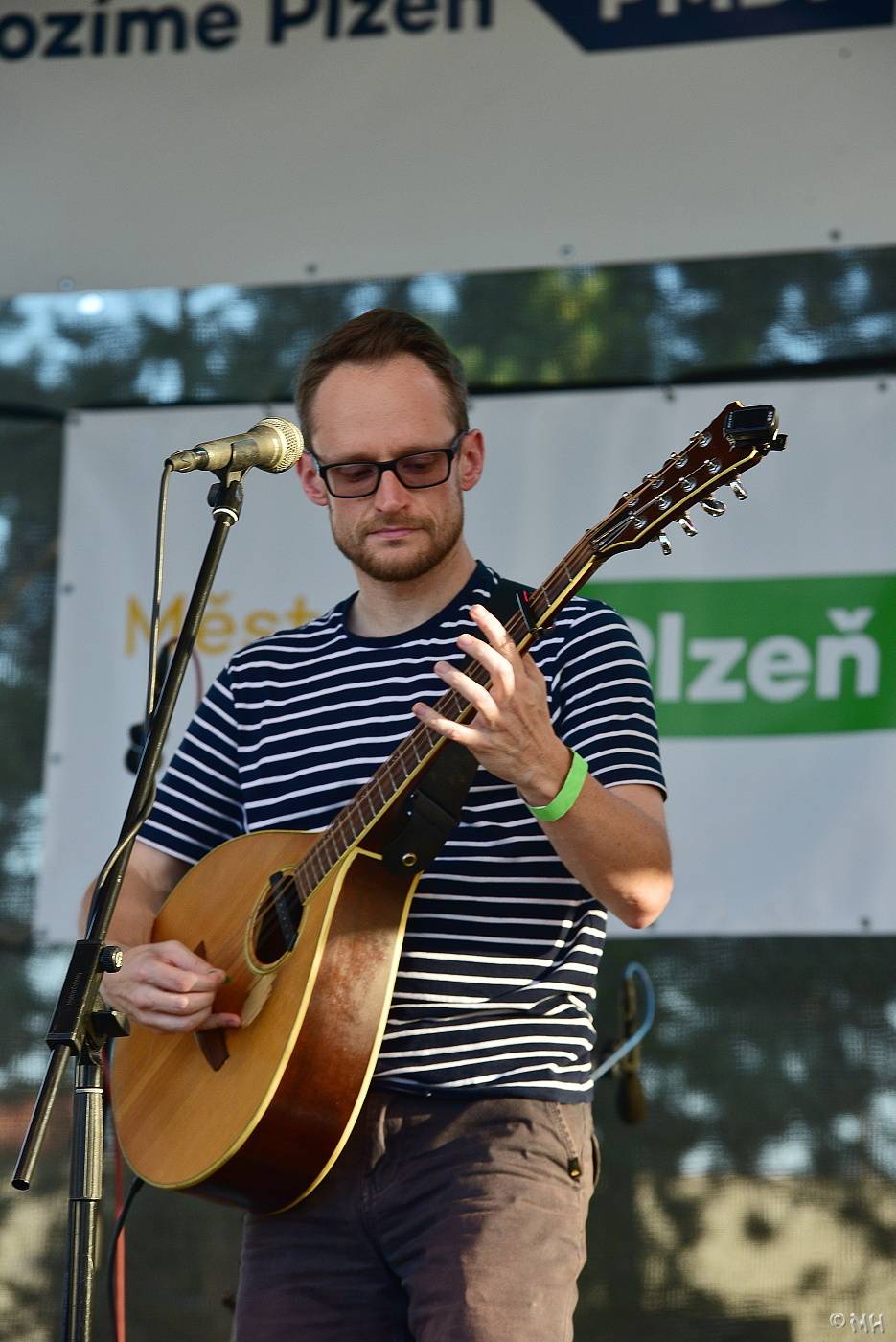 Začal plzeňský Raven Fest. Ve čtvrtek zahráli Poitín a Znouzectnost