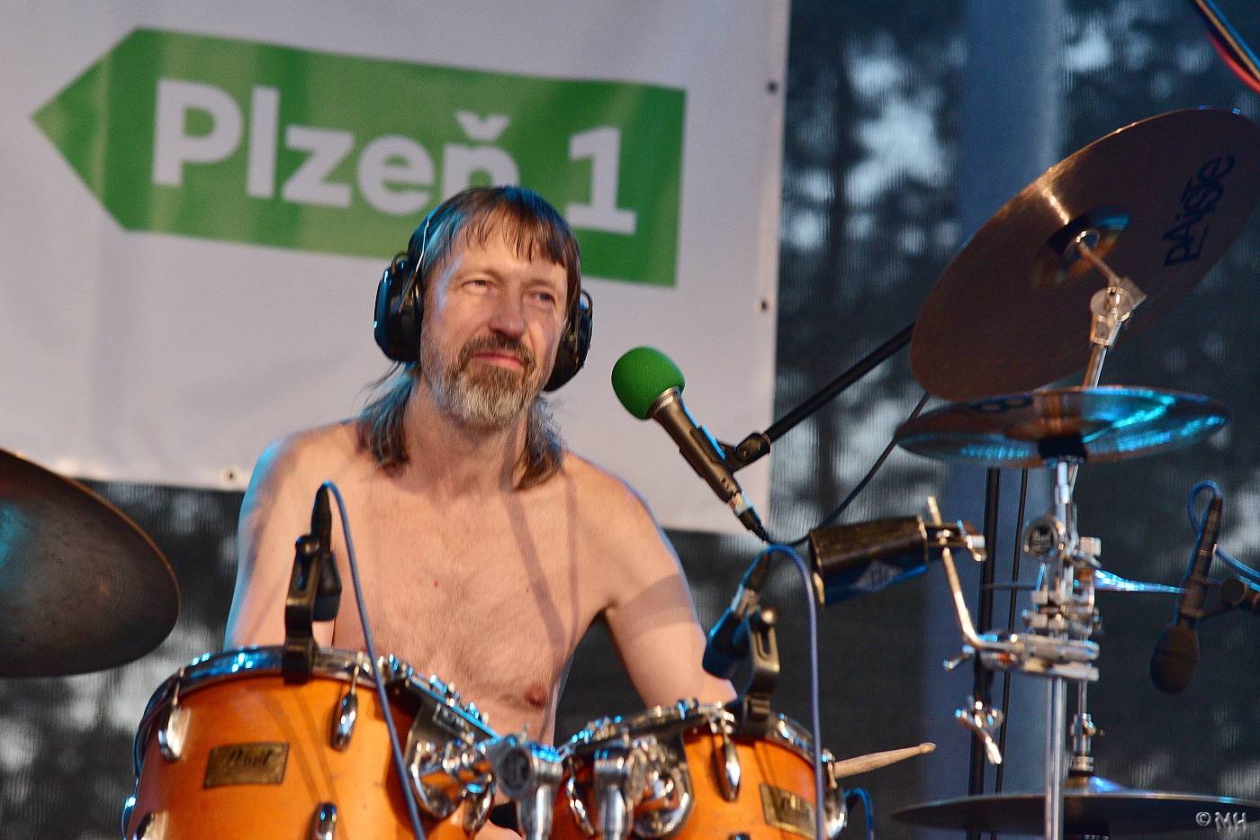 Začal plzeňský Raven Fest. Ve čtvrtek zahráli Poitín a Znouzectnost