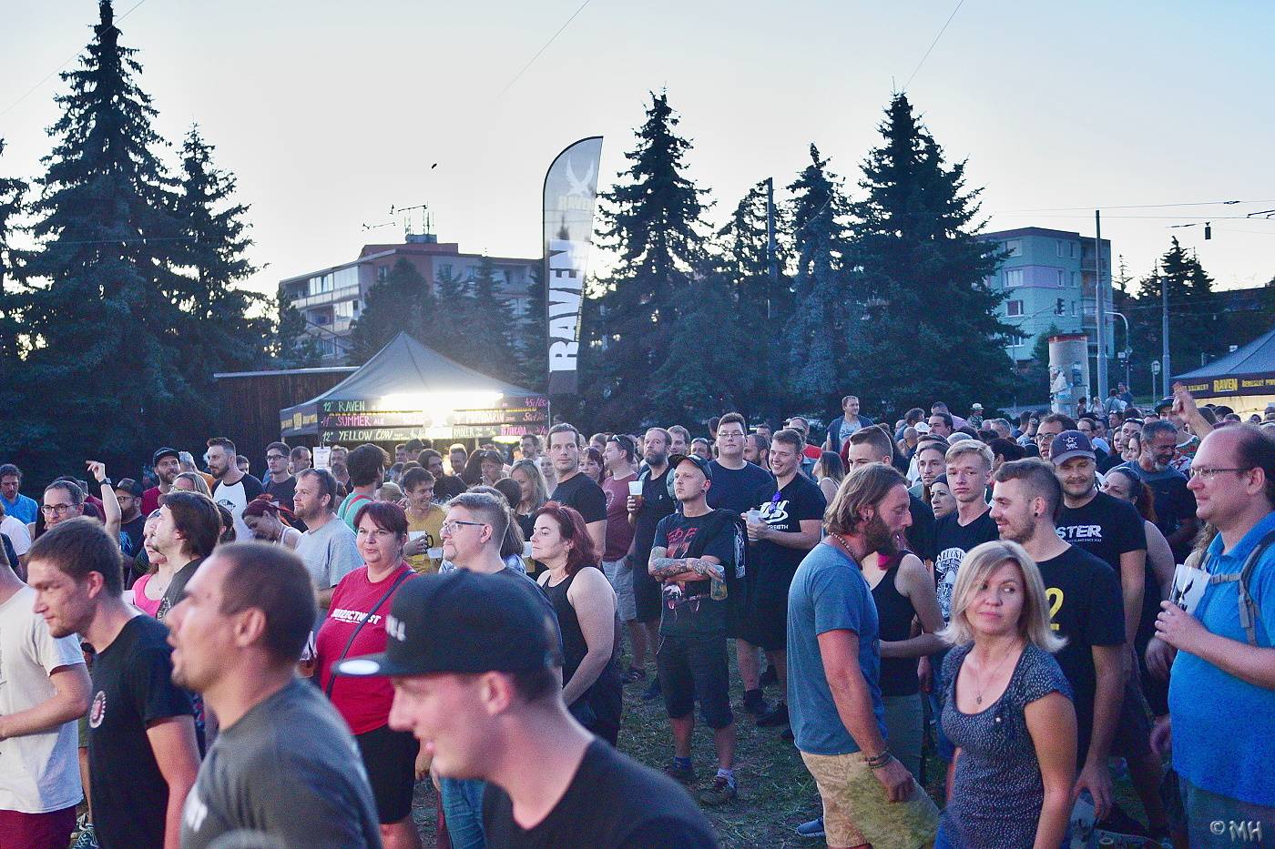Začal plzeňský Raven Fest. Ve čtvrtek zahráli Poitín a Znouzectnost