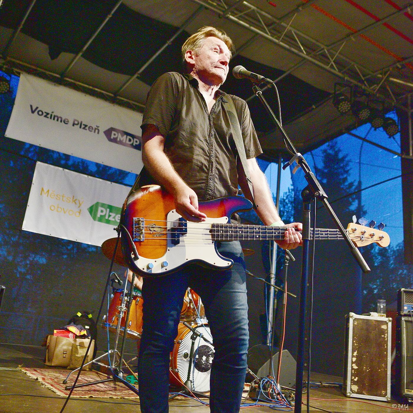 Začal plzeňský Raven Fest. Ve čtvrtek zahráli Poitín a Znouzectnost