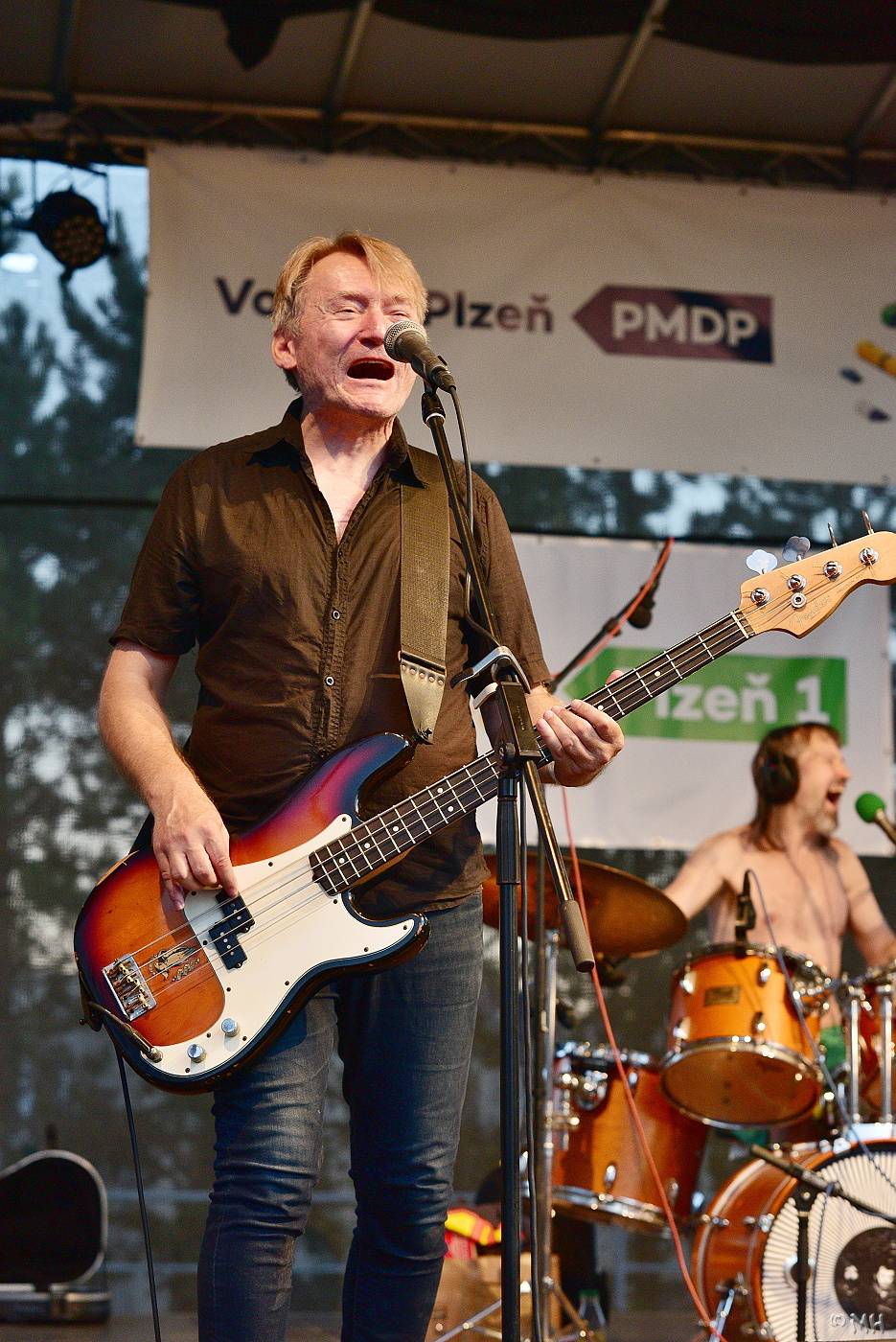 Začal plzeňský Raven Fest. Ve čtvrtek zahráli Poitín a Znouzectnost