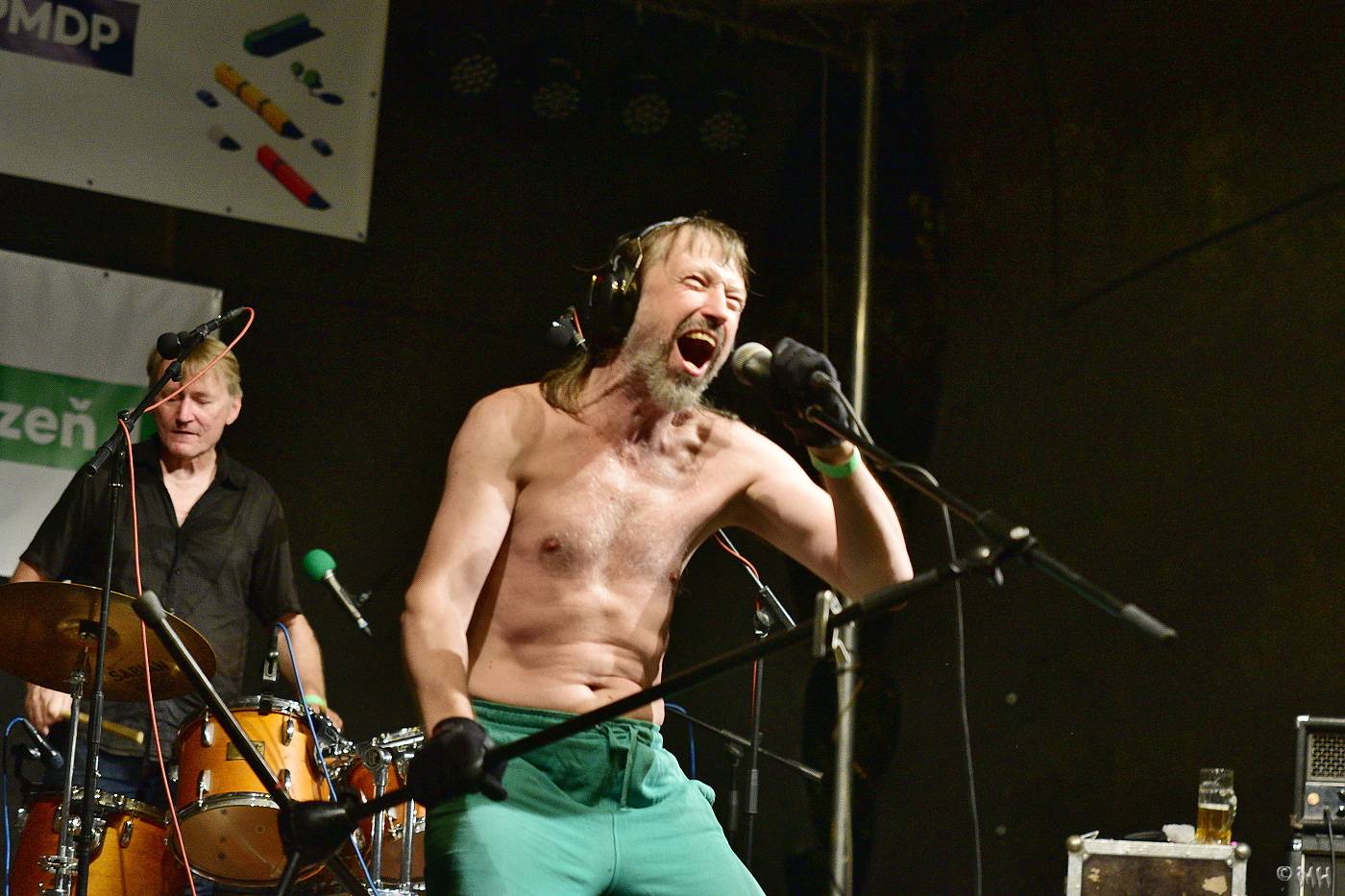 Začal plzeňský Raven Fest. Ve čtvrtek zahráli Poitín a Znouzectnost