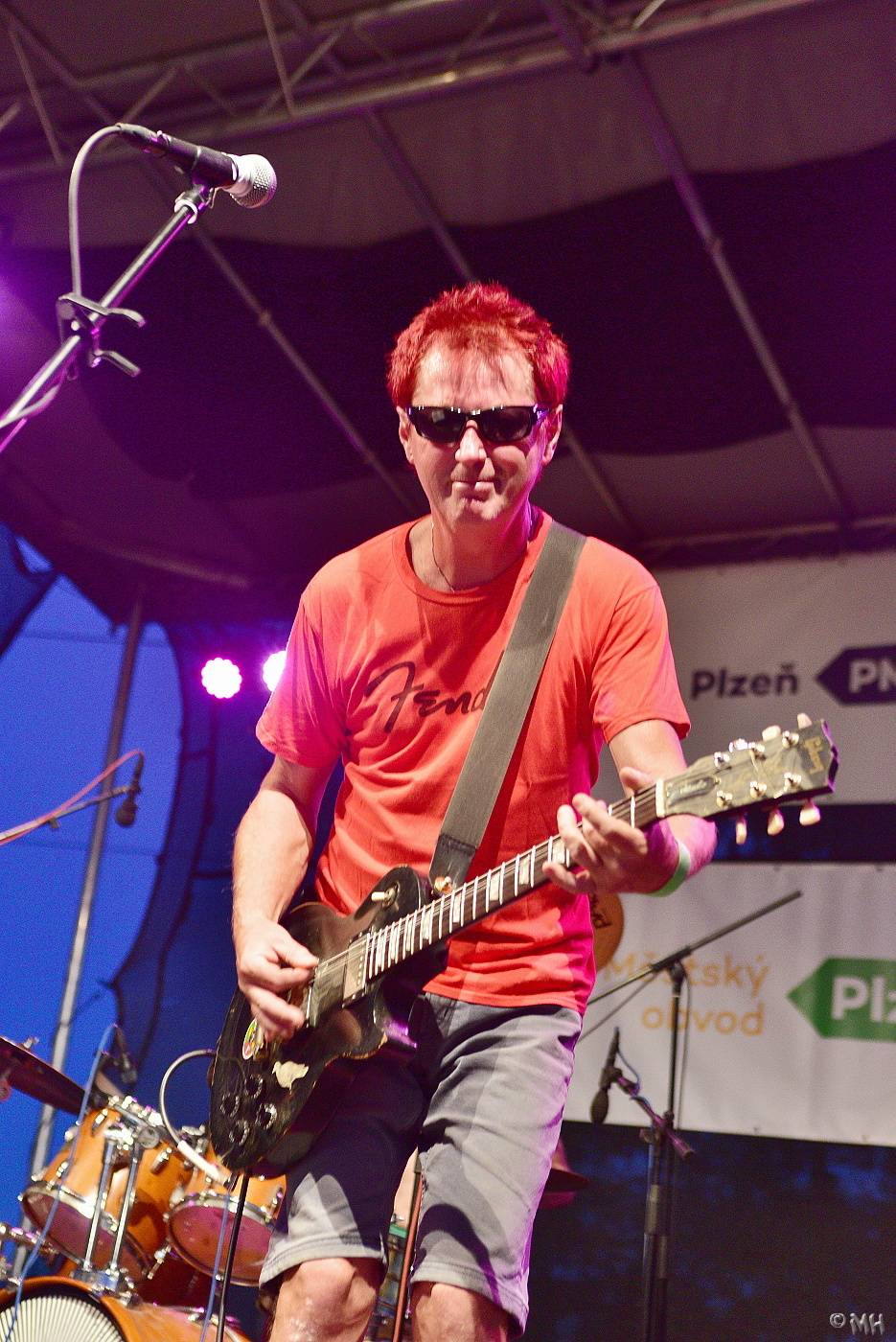 Začal plzeňský Raven Fest. Ve čtvrtek zahráli Poitín a Znouzectnost