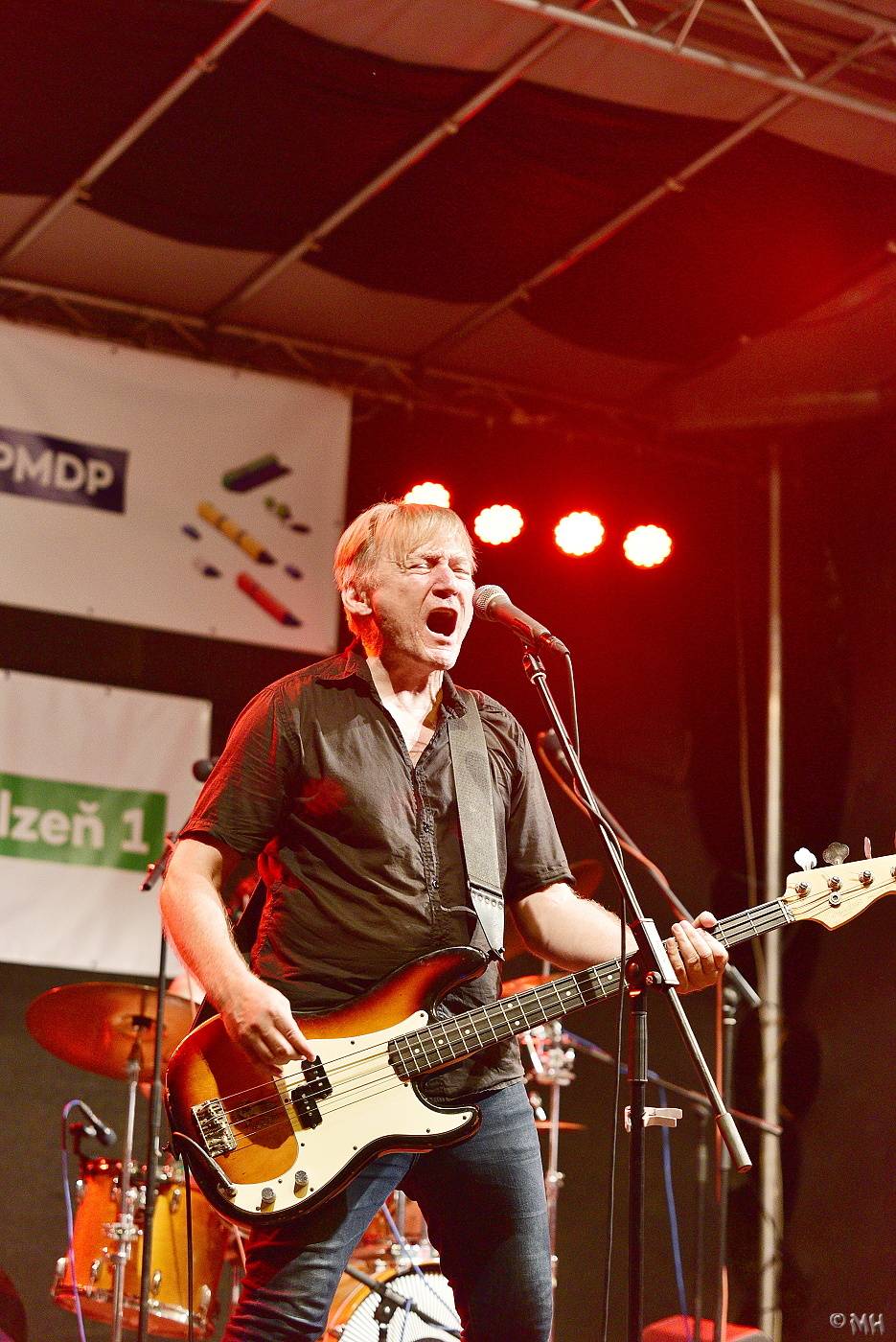 Začal plzeňský Raven Fest. Ve čtvrtek zahráli Poitín a Znouzectnost