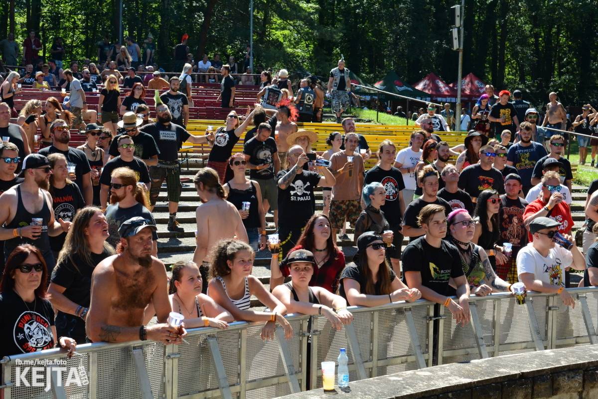 Punková sauna s kapkou reggae. Jak to vypadalo na Valníku?