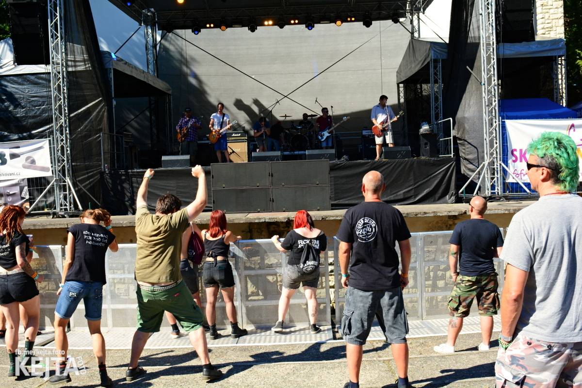 Punková sauna s kapkou reggae. Jak to vypadalo na Valníku?