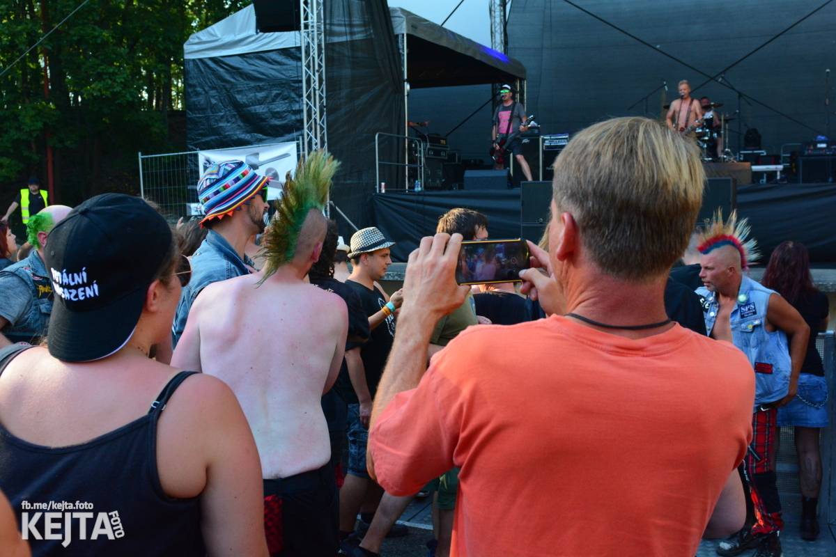 Punková sauna s kapkou reggae. Jak to vypadalo na Valníku?