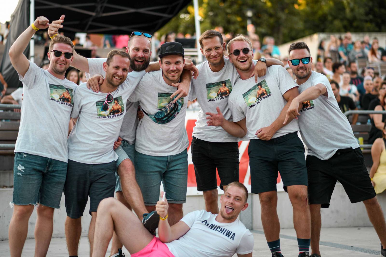 My máme rádi víno, hřmělo mikulovským amfiteátrem. Chinaski jedou napříč republikou